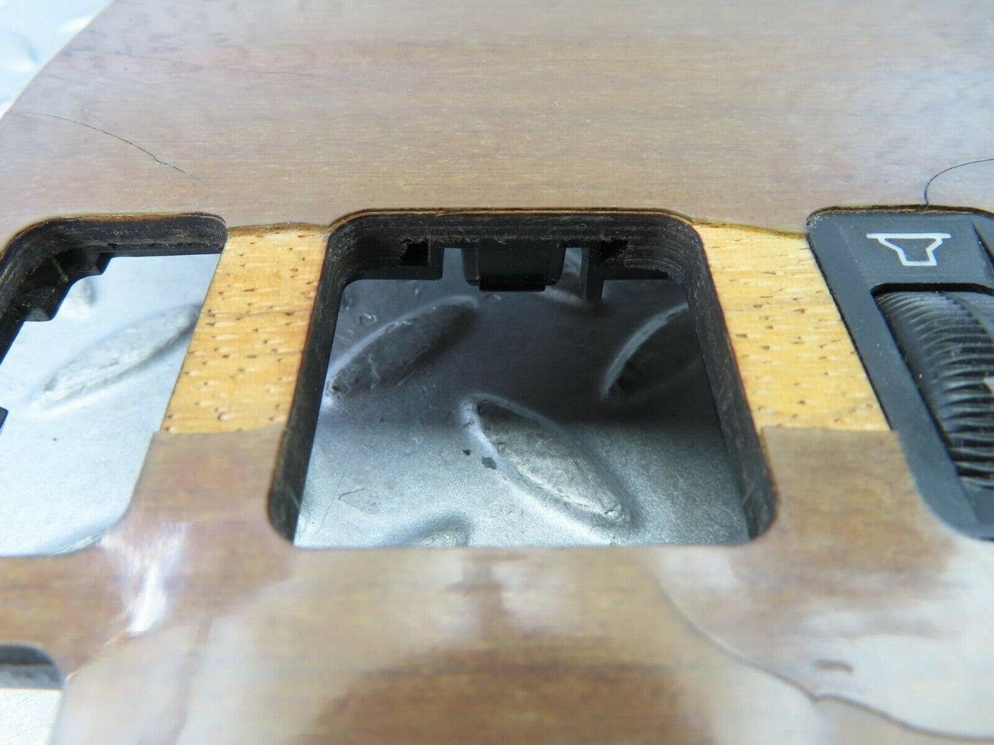 9288 Mercedes-Benz C124 300CE Coupe Centre Console Wood Panel 1246830700