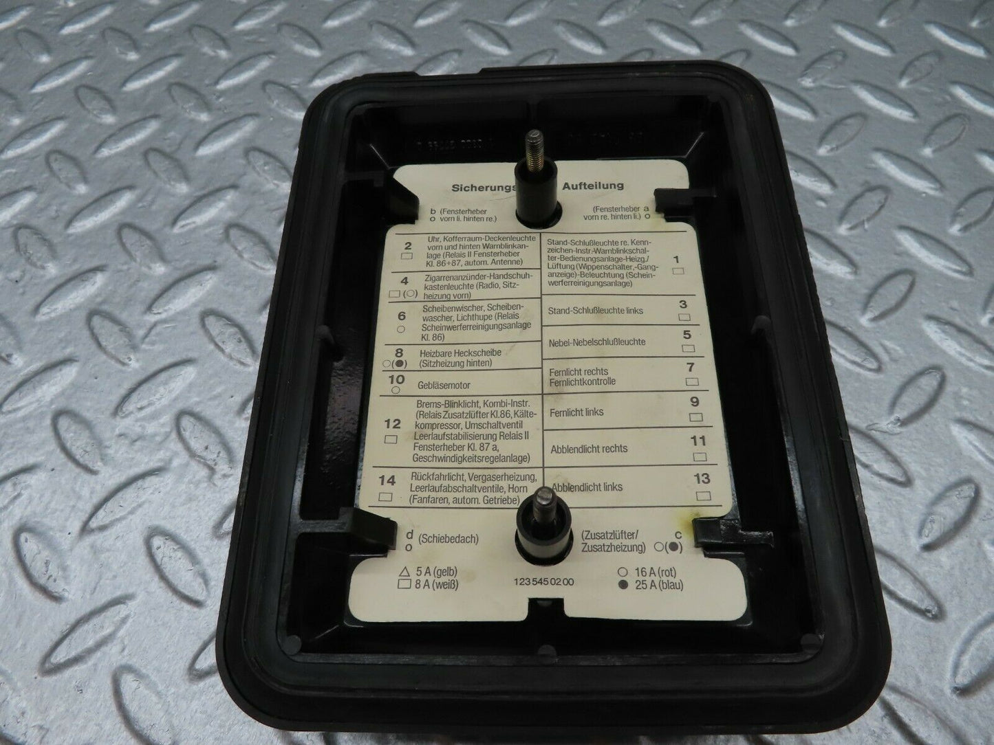 17973 Mercedes-Benz W123 200 Fuse Box Cover Lid 1235400082/1235450200