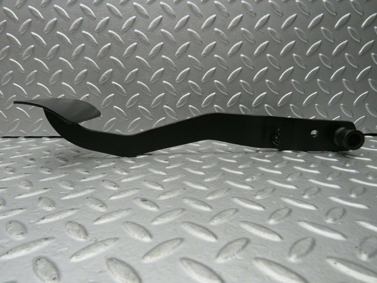 22138 Mercedes-Benz S123 280TE Wagon Brake Pedal