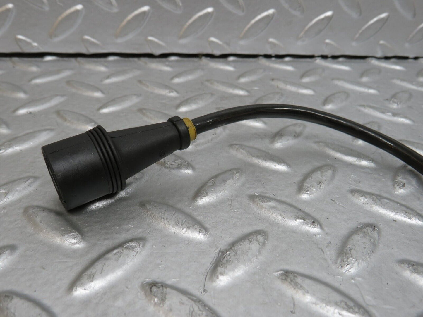 29591 Mercedes-Benz W124 230E ABS Sensor 0265001110
