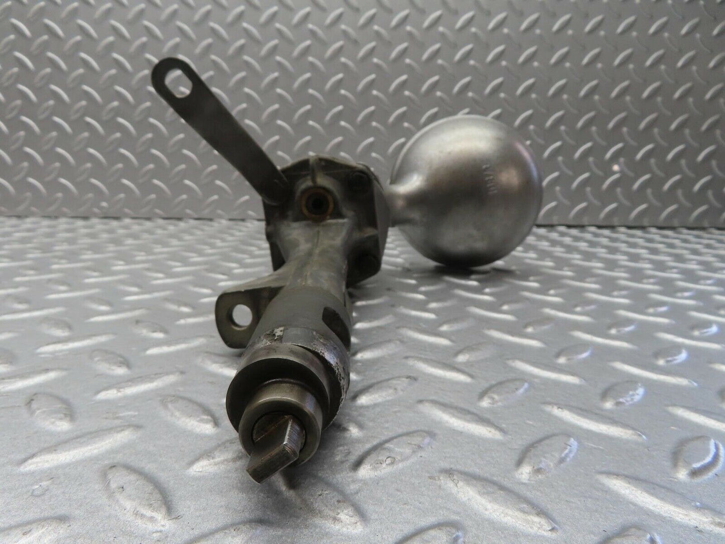 13368 Mercedes-Benz W111 230S Oil Pump