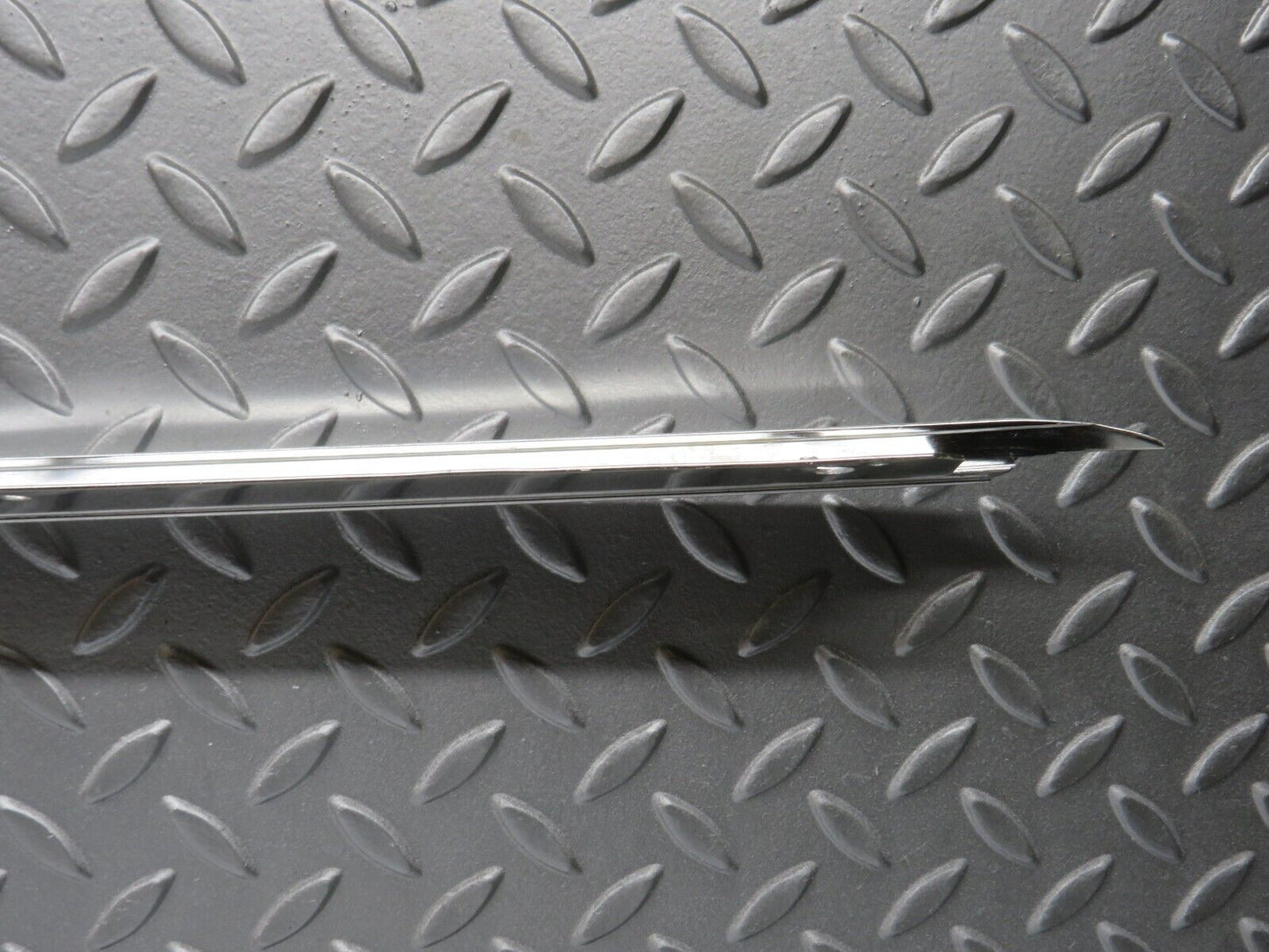 40196 Mercedes-Benz R107 Hardtop Side Window Chrome Moulding Trim Left