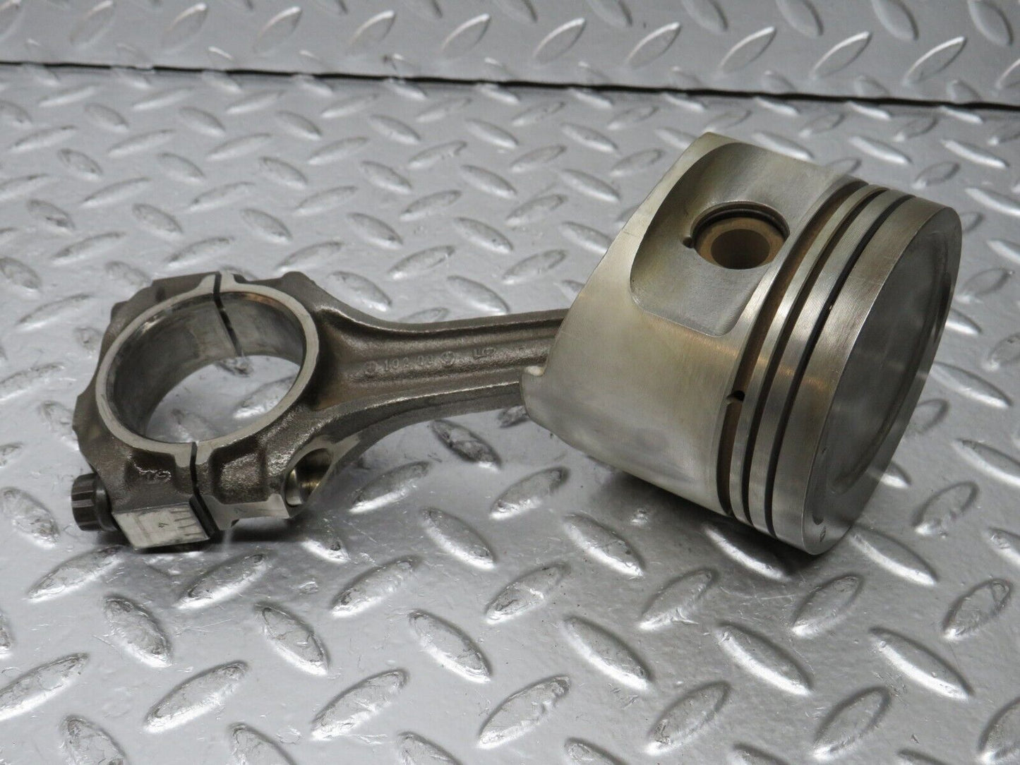 29912 Mercedes-Benz W123 230E Piston With Connecting Rod 96.47 mm 10200