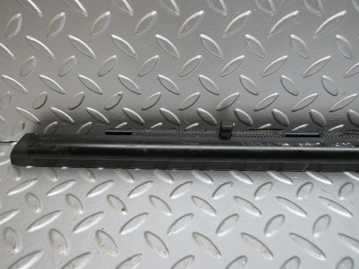 27841 Mercedes-Benz S124 300TE Wagon Tailgate Sun Blind