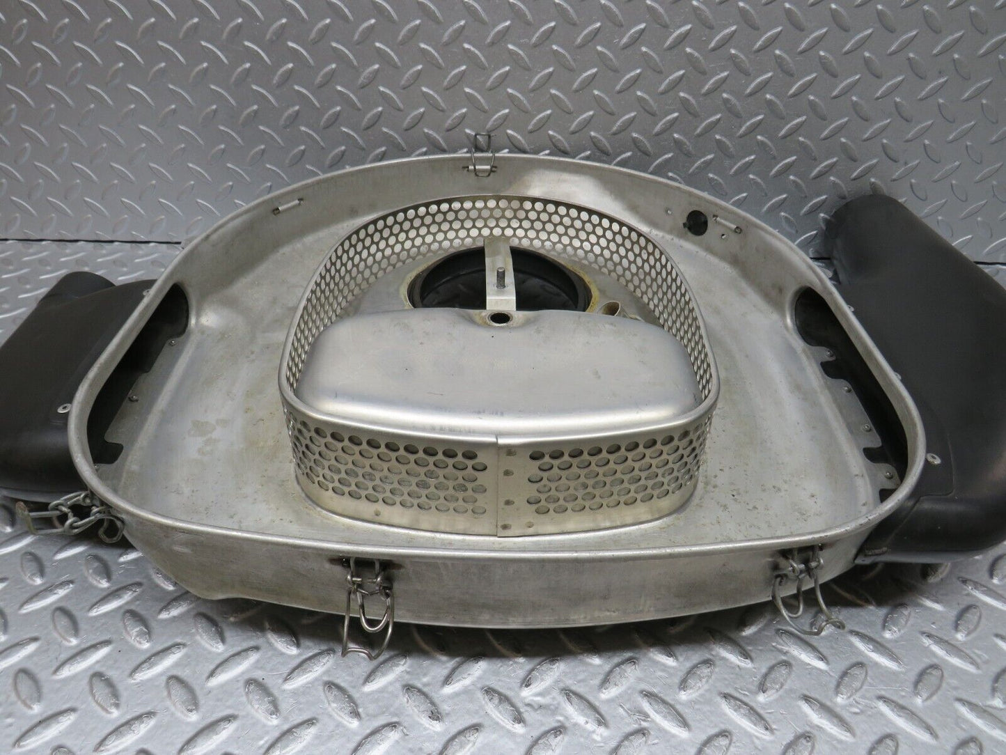 36239 Mercedes-Benz W126 420SE Aluminium Air Filter Box Housing 0130946802