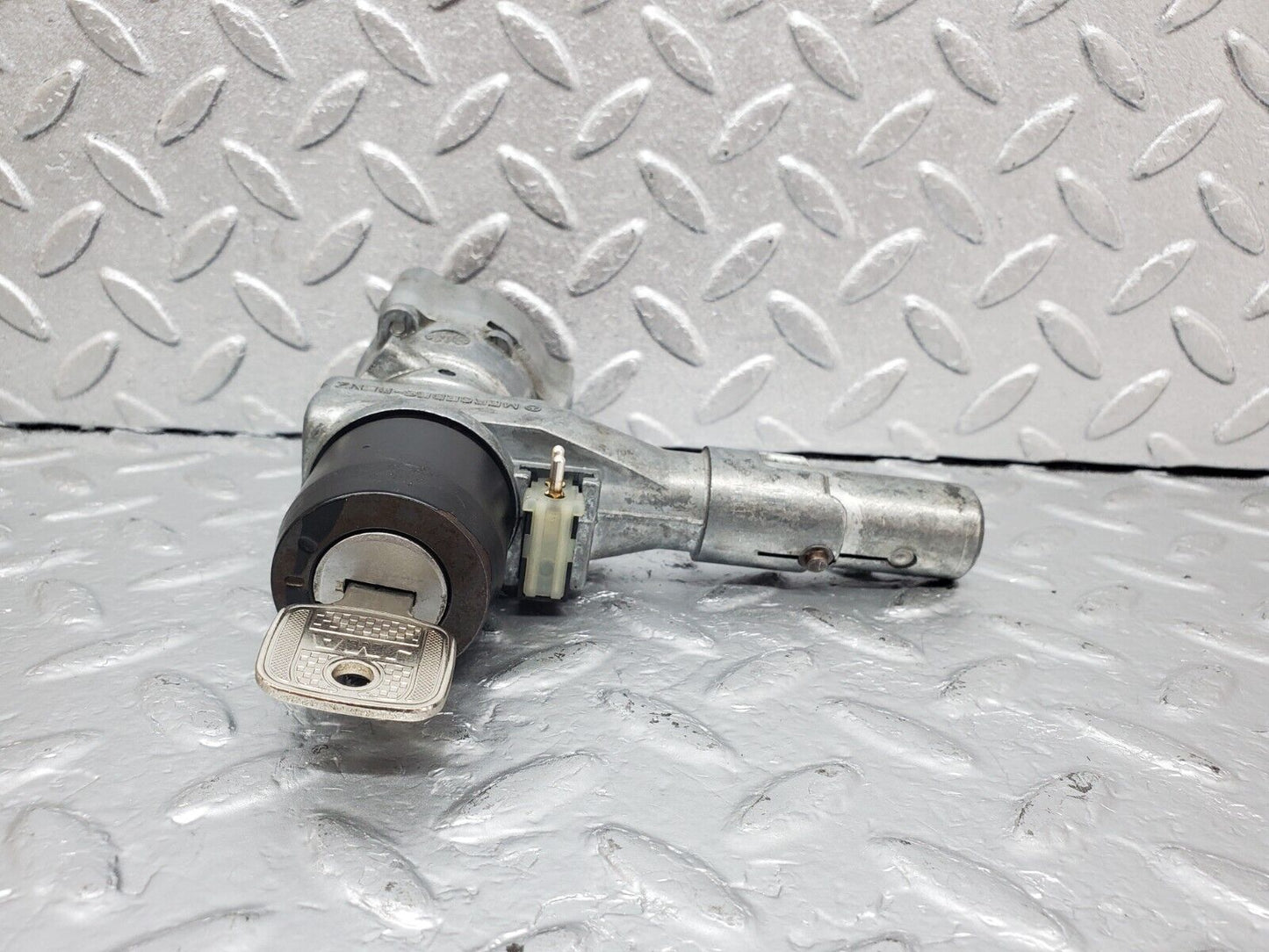 44396 Mercedes-Benz W123 280E Steering Lock Ignition Switch With Key