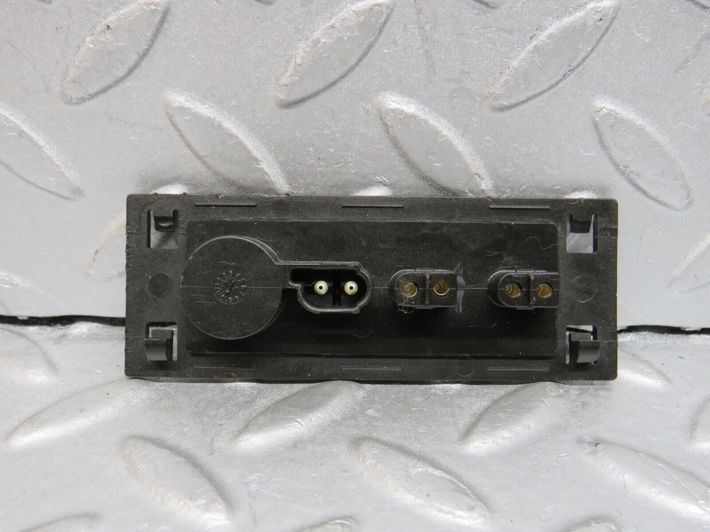 39633 Mercedes-Benz R129 320SL Coupe Windscreen Washer Nozzle Connector 1268201111