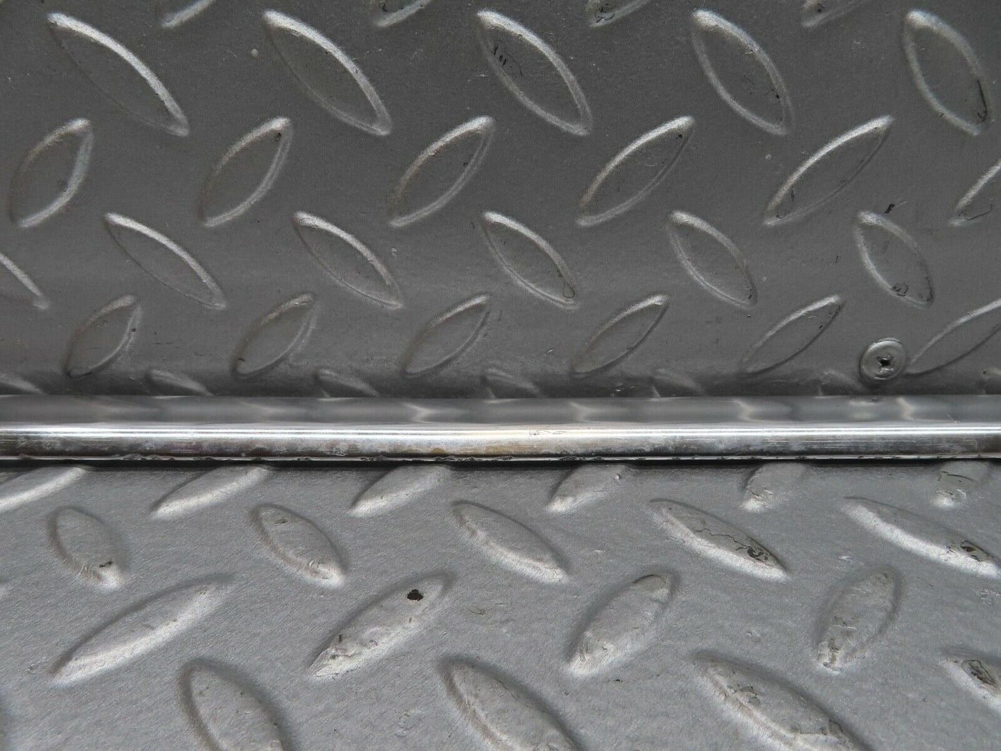 13600 Mercedes-Benz W123 200 Front Left Door Chrome Moulding Trim