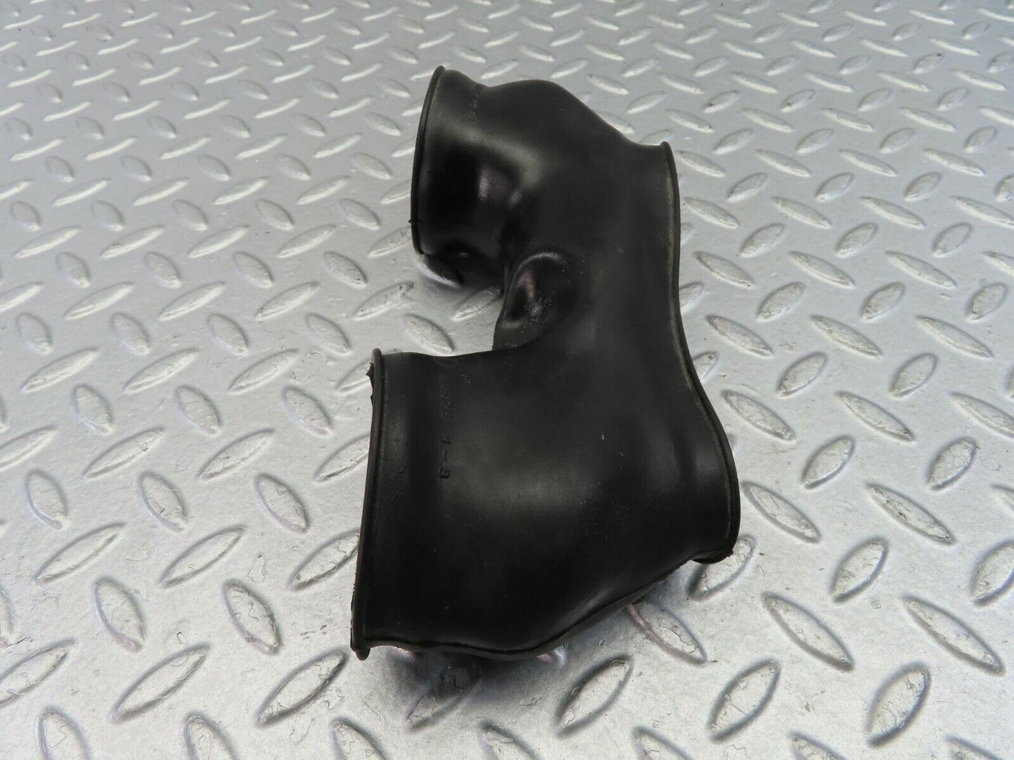 9120 Mercedes-Benz W123 Air Duct Hose Rubber 1238320988