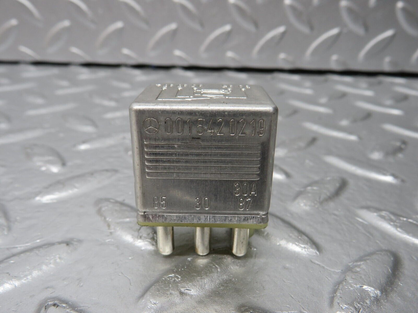 34060 Mercedes-Benz W124 260E Multi Purpose Relay 0015420219