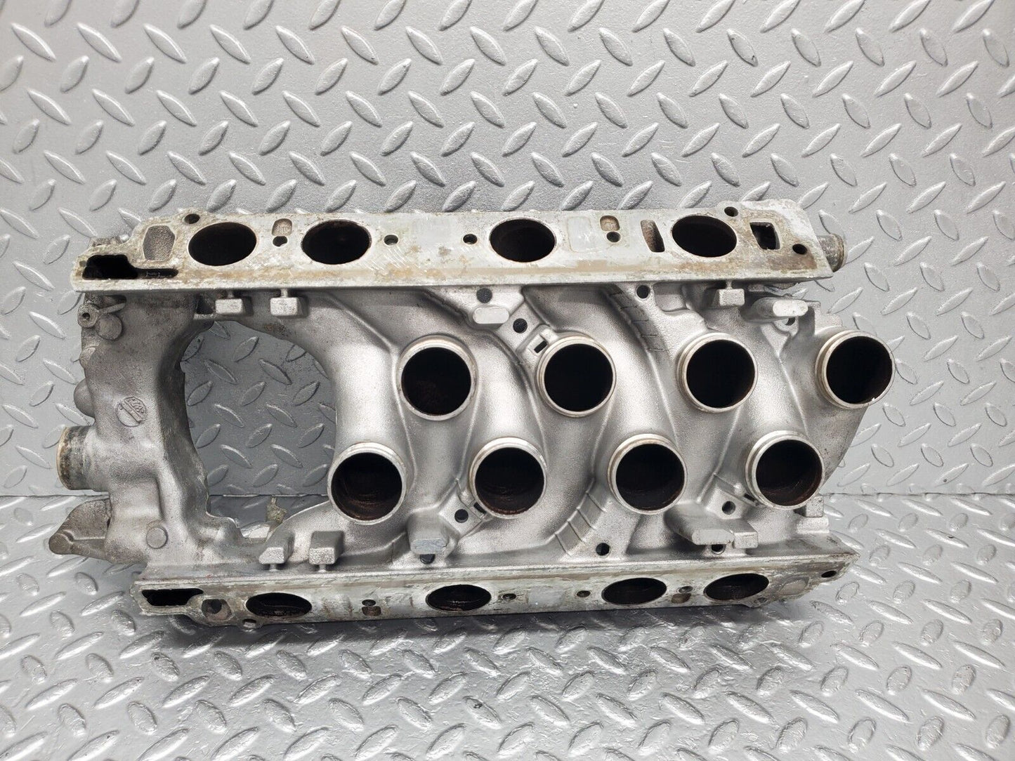 46091 Mercedes-Benz W126 420SE Air Intake Manifold 1161416501