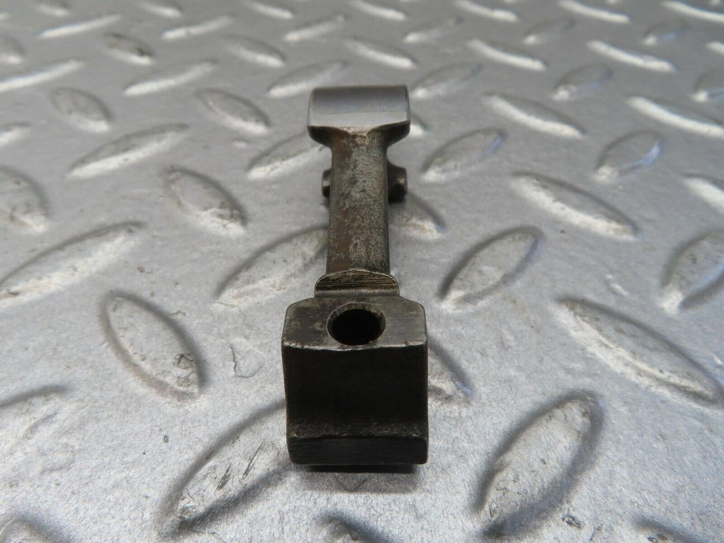 13377 Mercedes-Benz W111 230S Valve Rocker Arm With Retaining Spring