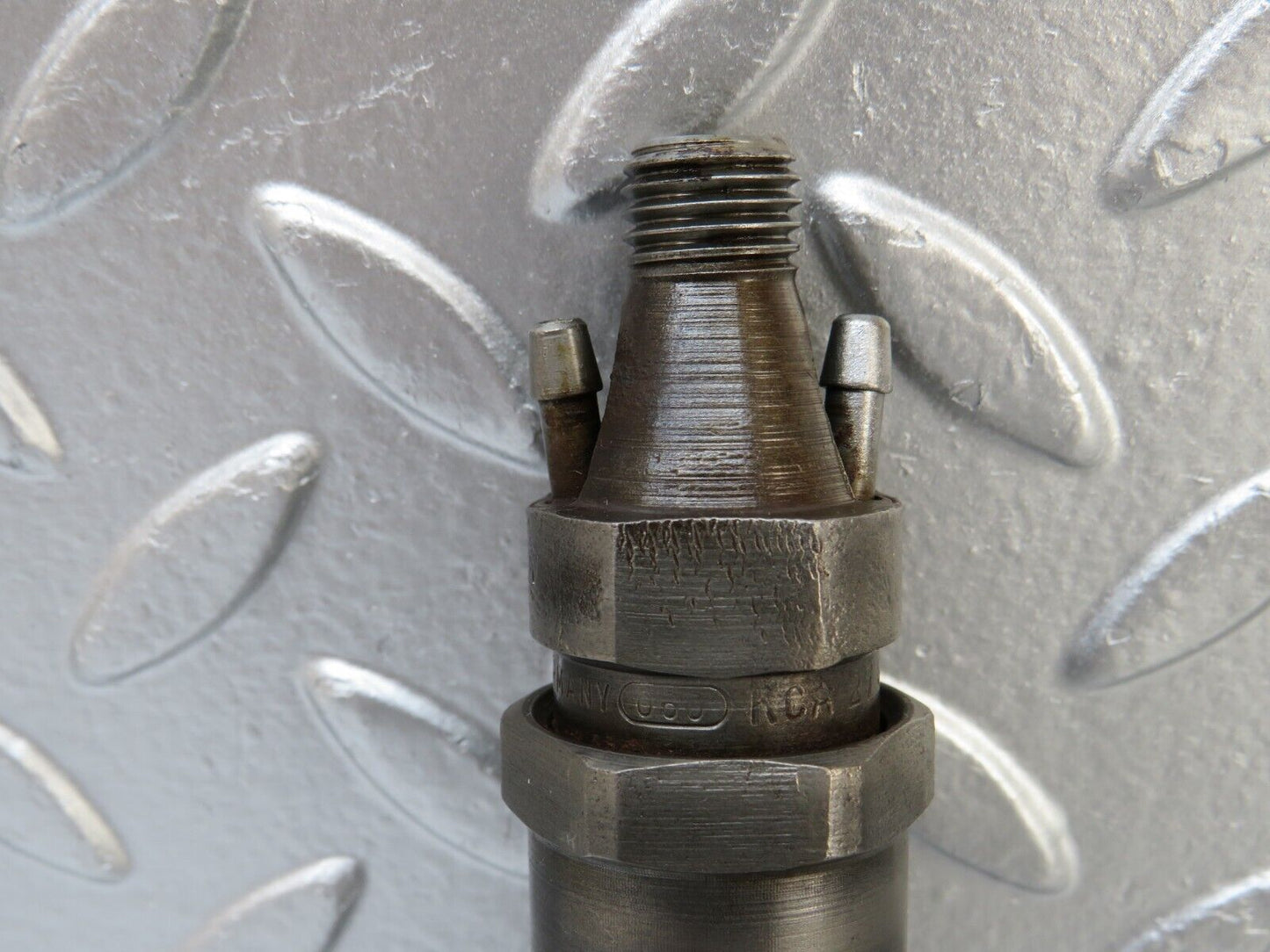 25529 Mercedes-Benz W123 200 Fuel Injector Bosch KCA27S55067