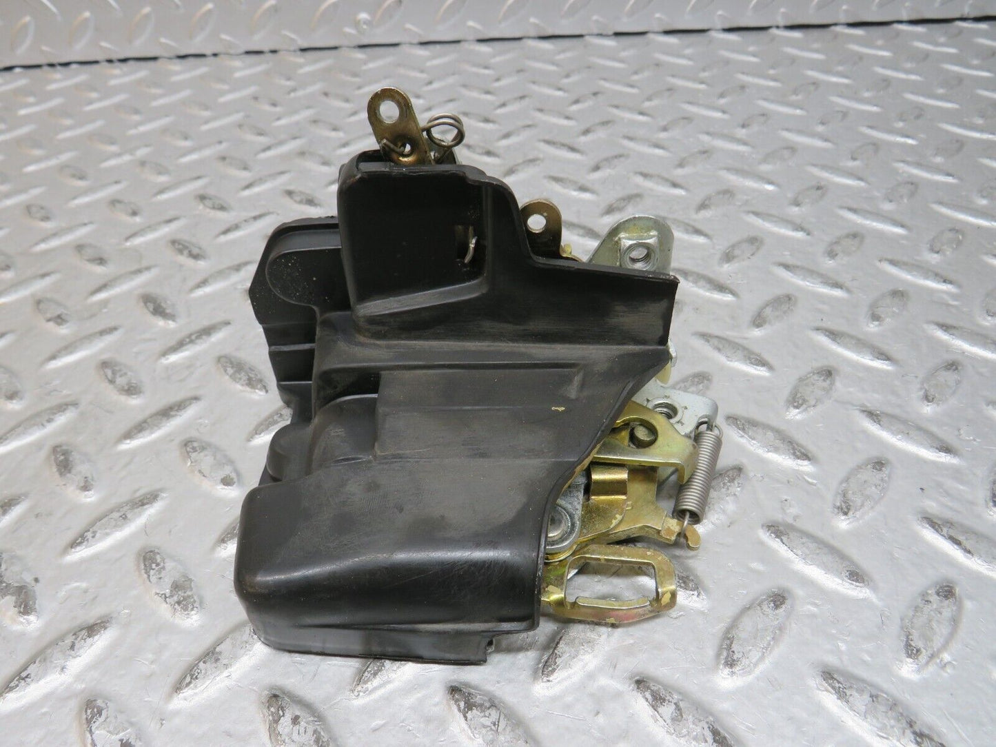 28739 Mercedes-Benz W123 230E Front Right Door Lock Mechanism 1237230208