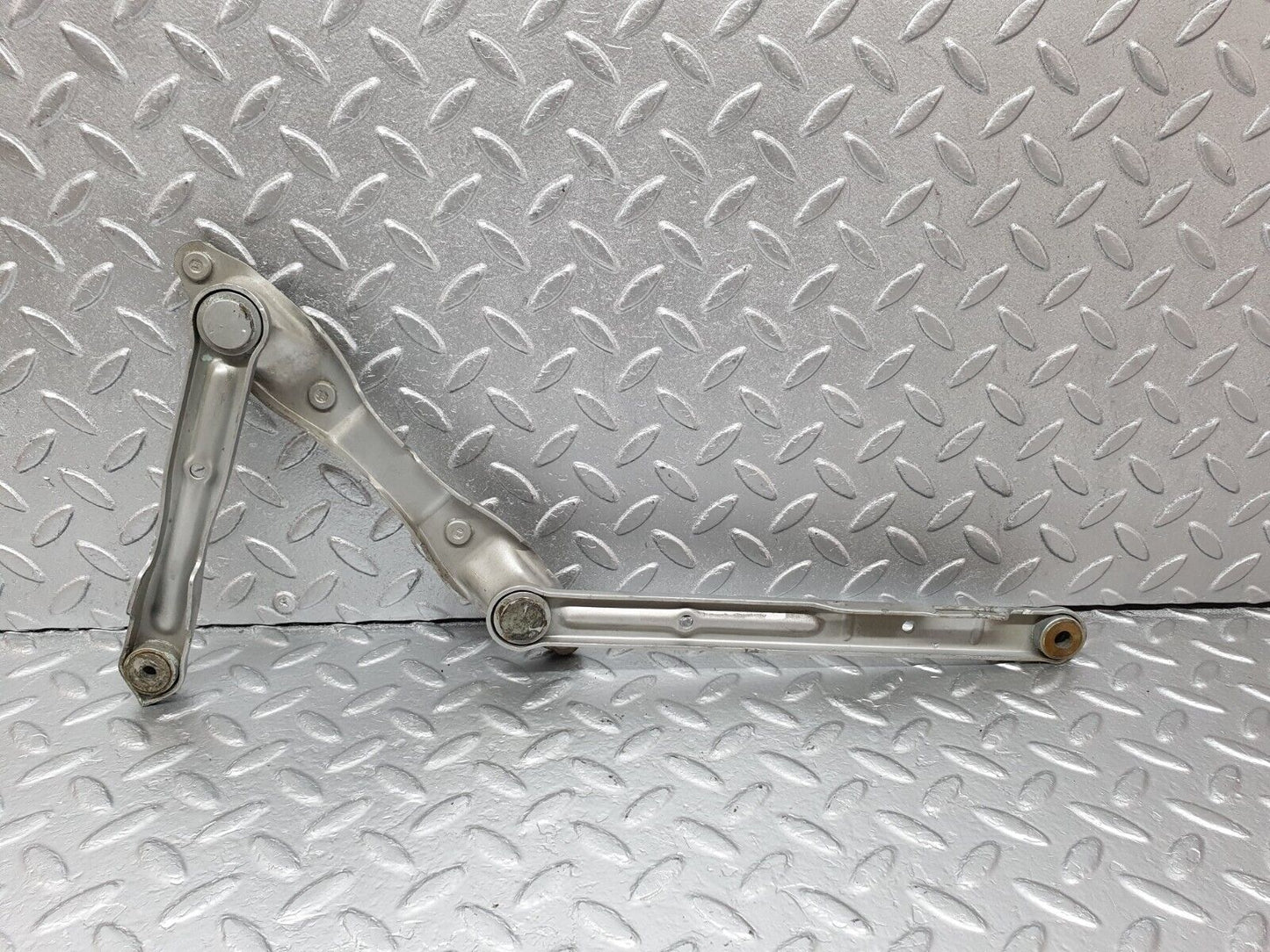 42853 Mercedes-Benz W201 190 2.0L Bonnet Hinge Right Side
