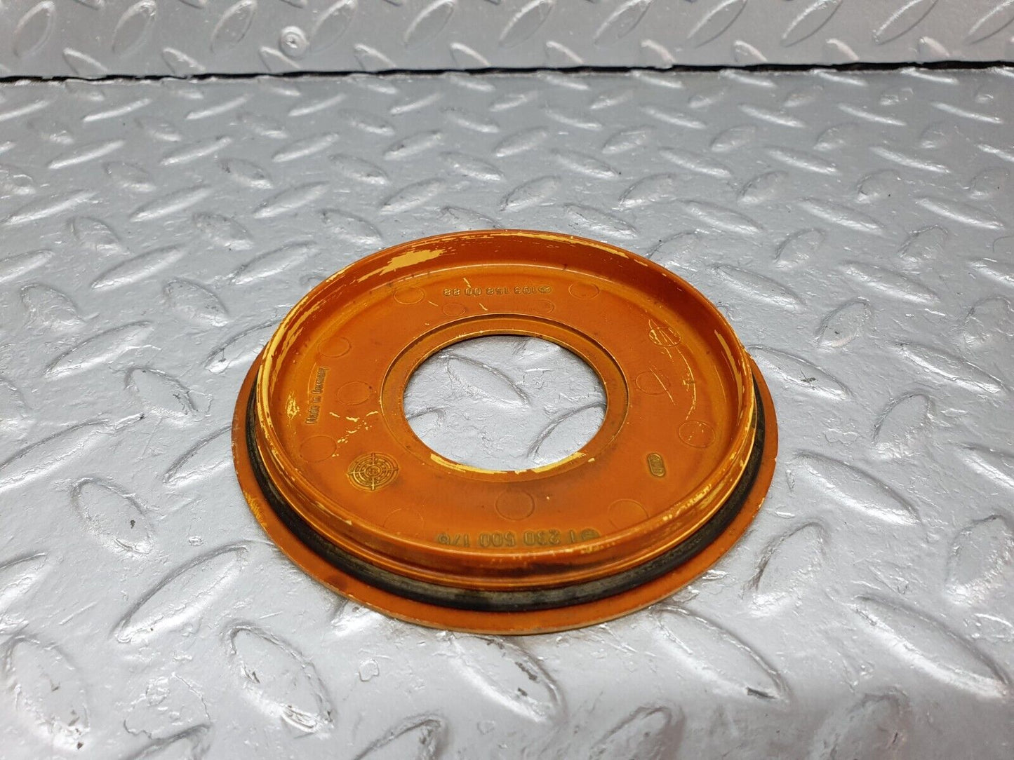 41017 Mercedes-Benz W126 300SE Distributor Cover 1031580088