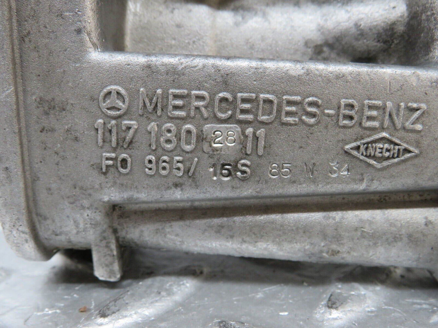 25092 Mercedes-Benz W126 Oil Filter Housing 1171802811
