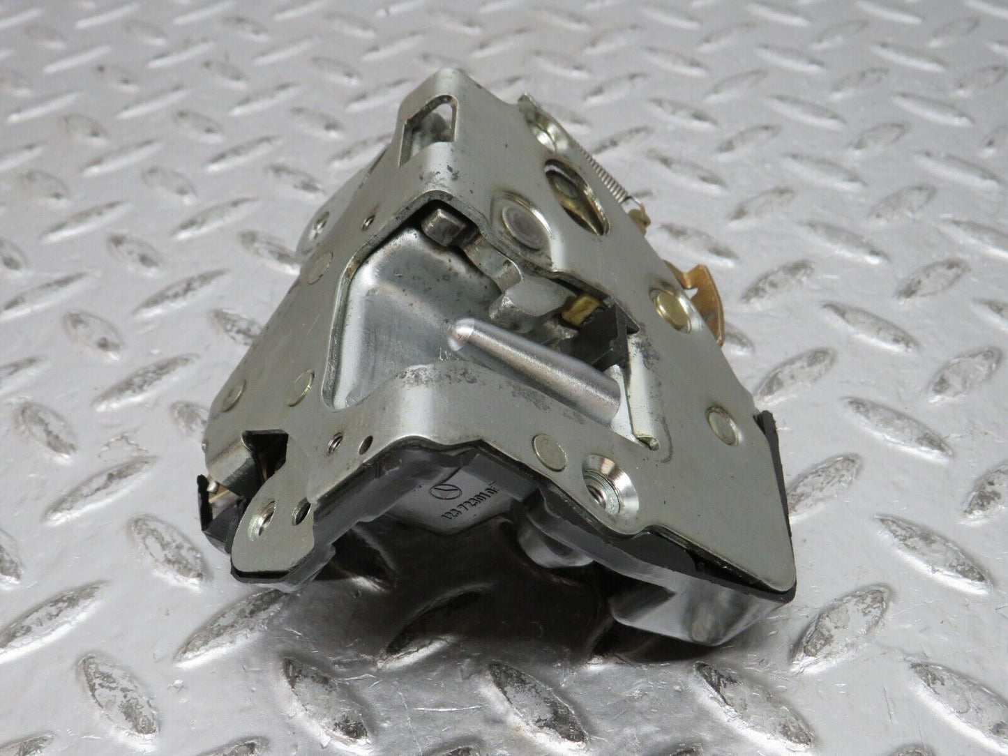 32142 Mercedes-Benz W123 230E Front Left Door Lock Mechanism 1237230108