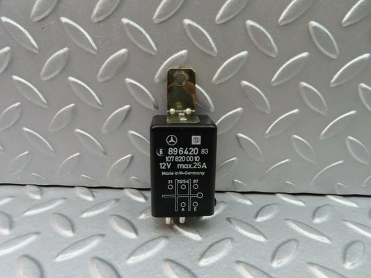 5792 Mercedes-Benz W123 200 Rear Heated Window Relay 1078200010