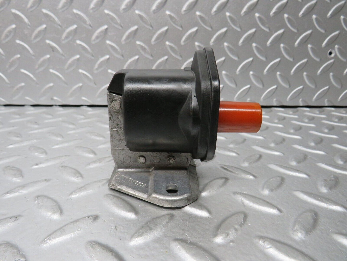 30302 Mercedes-Benz W124 230E Ignition Coil Bosch 0001586203 0221502431