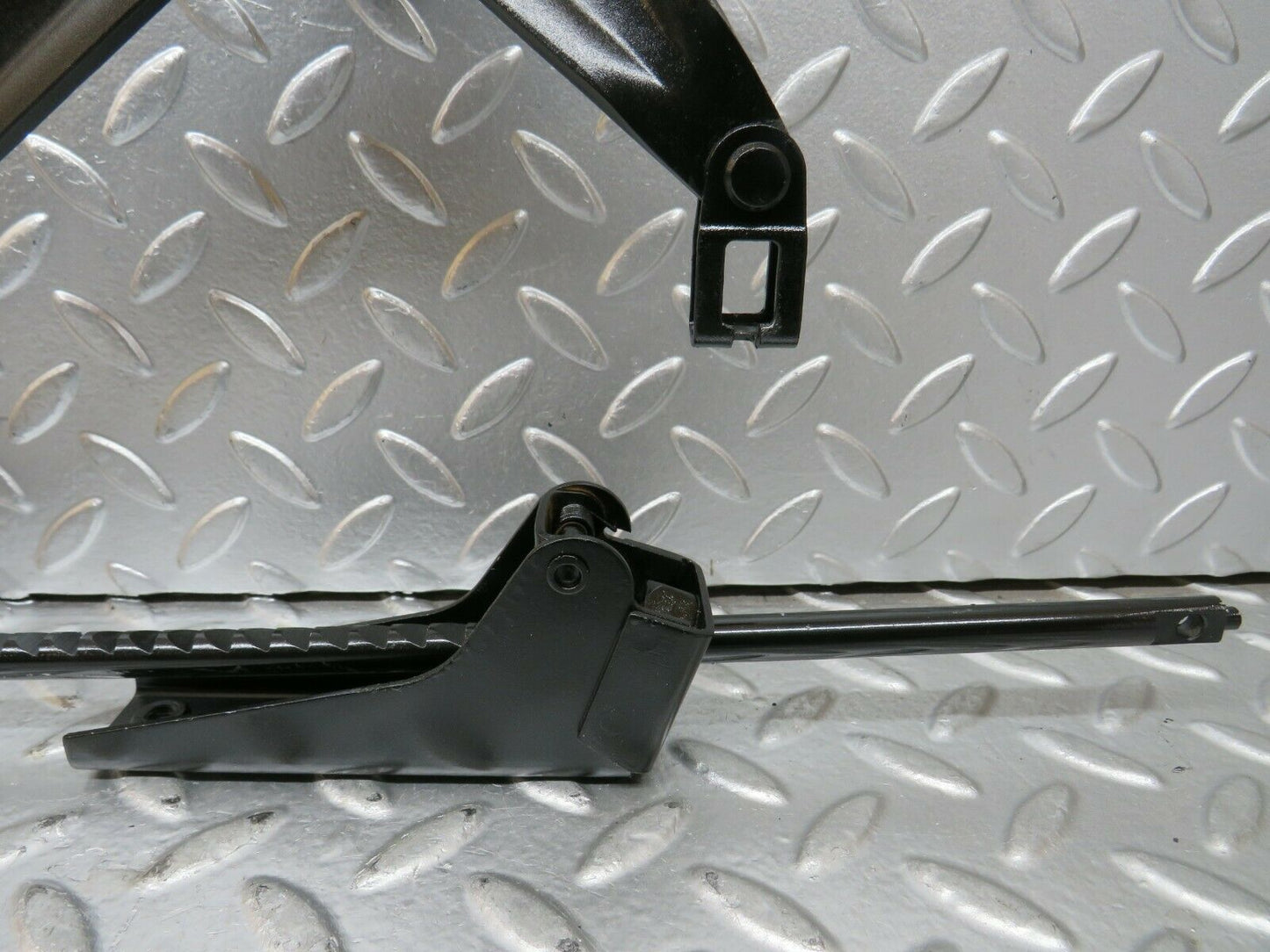 23609 Mercedes-Benz W114 280E Handbrake Regulator