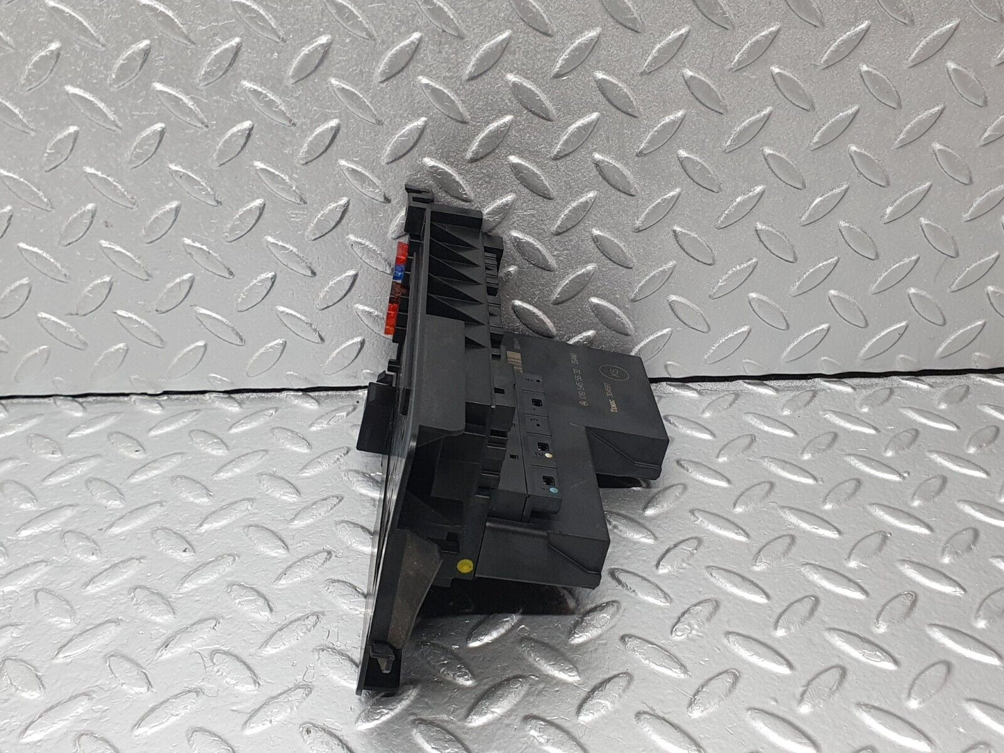 41815 Mercedes-Benz W202 C200 Relay Box Fuse Box 0095455632 0025451901 2085450340