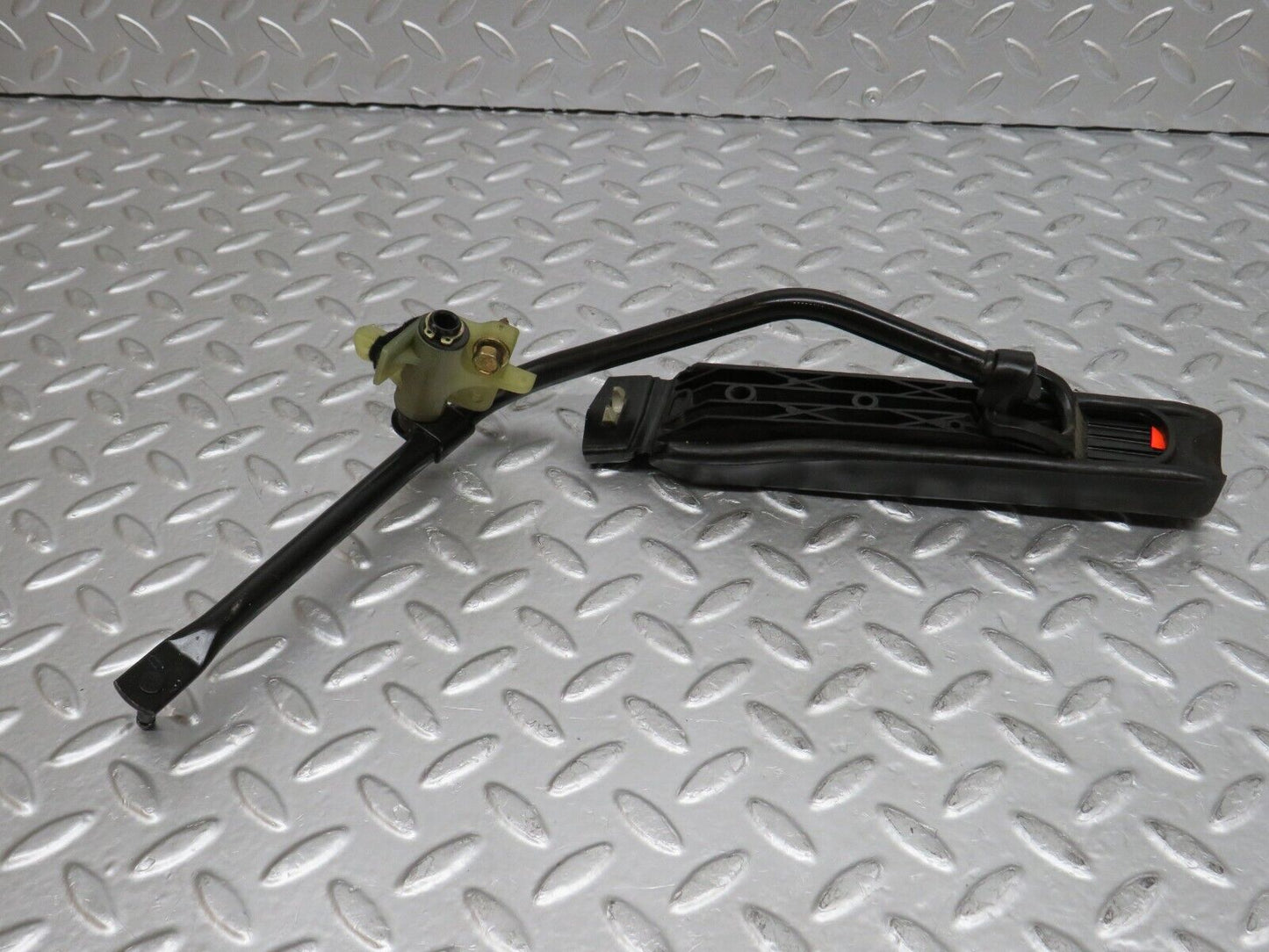 29333 Mercedes-Benz W124 230E Accelerator Pedal With Rubber 1233010082