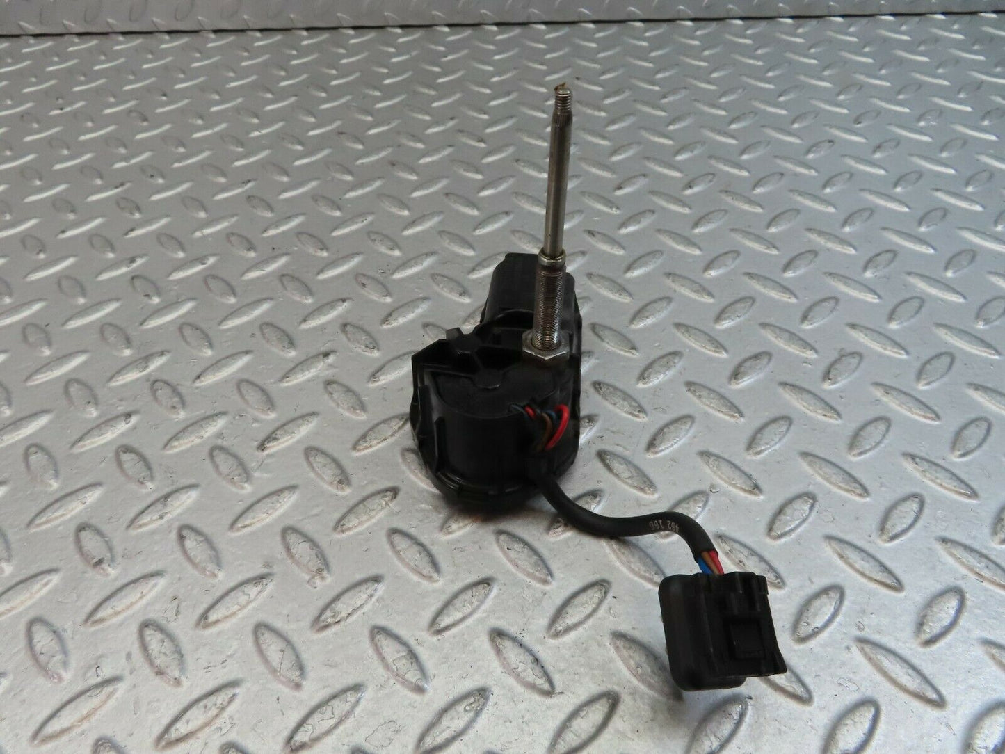 9605 Mercedes-Benz C123 280CE Coupe Headlight Wiper Motor Right 1238201342