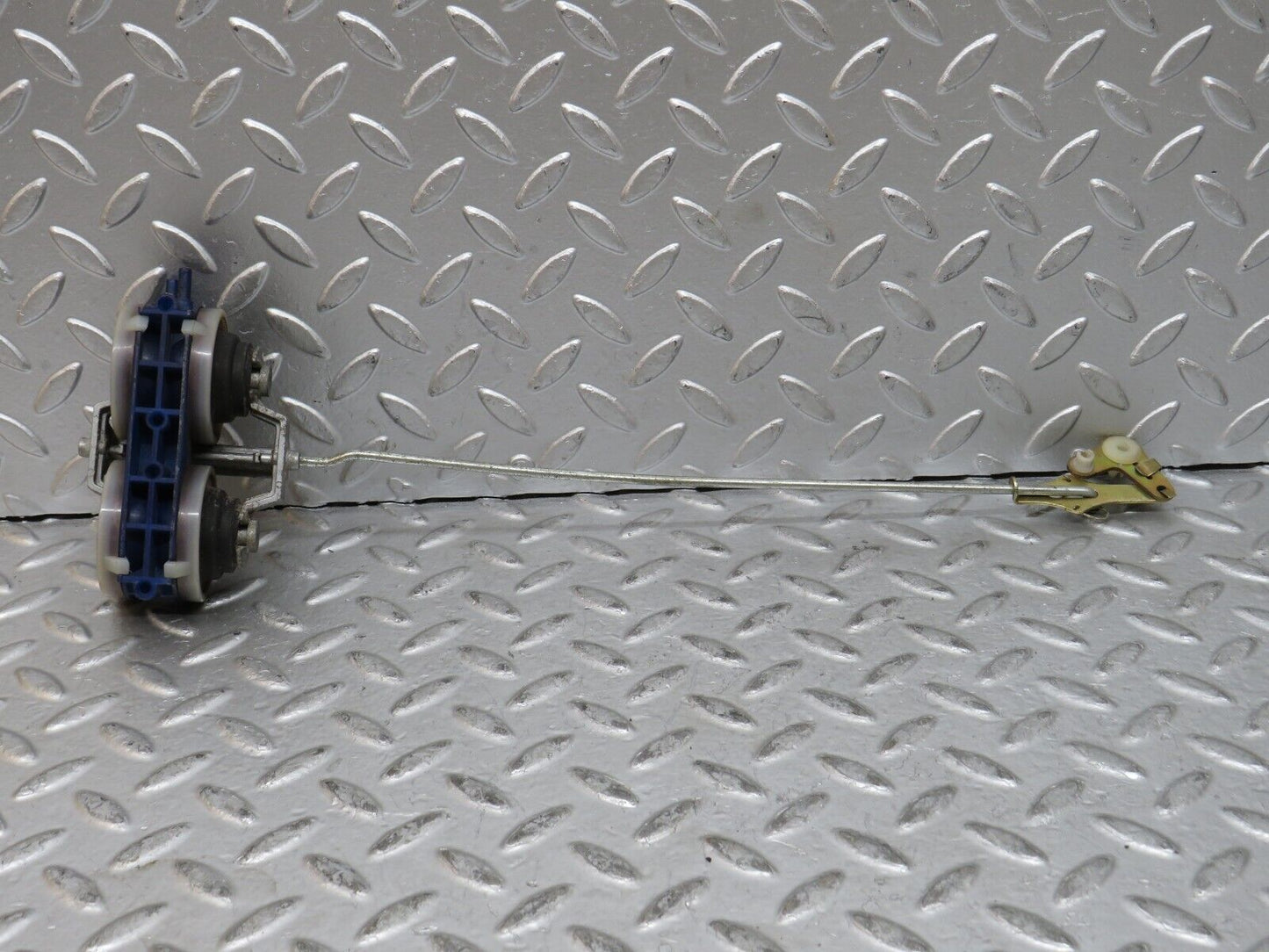 28176 Mercedes-Benz W123 280E Front Right Door Lock Vacuum Actuator