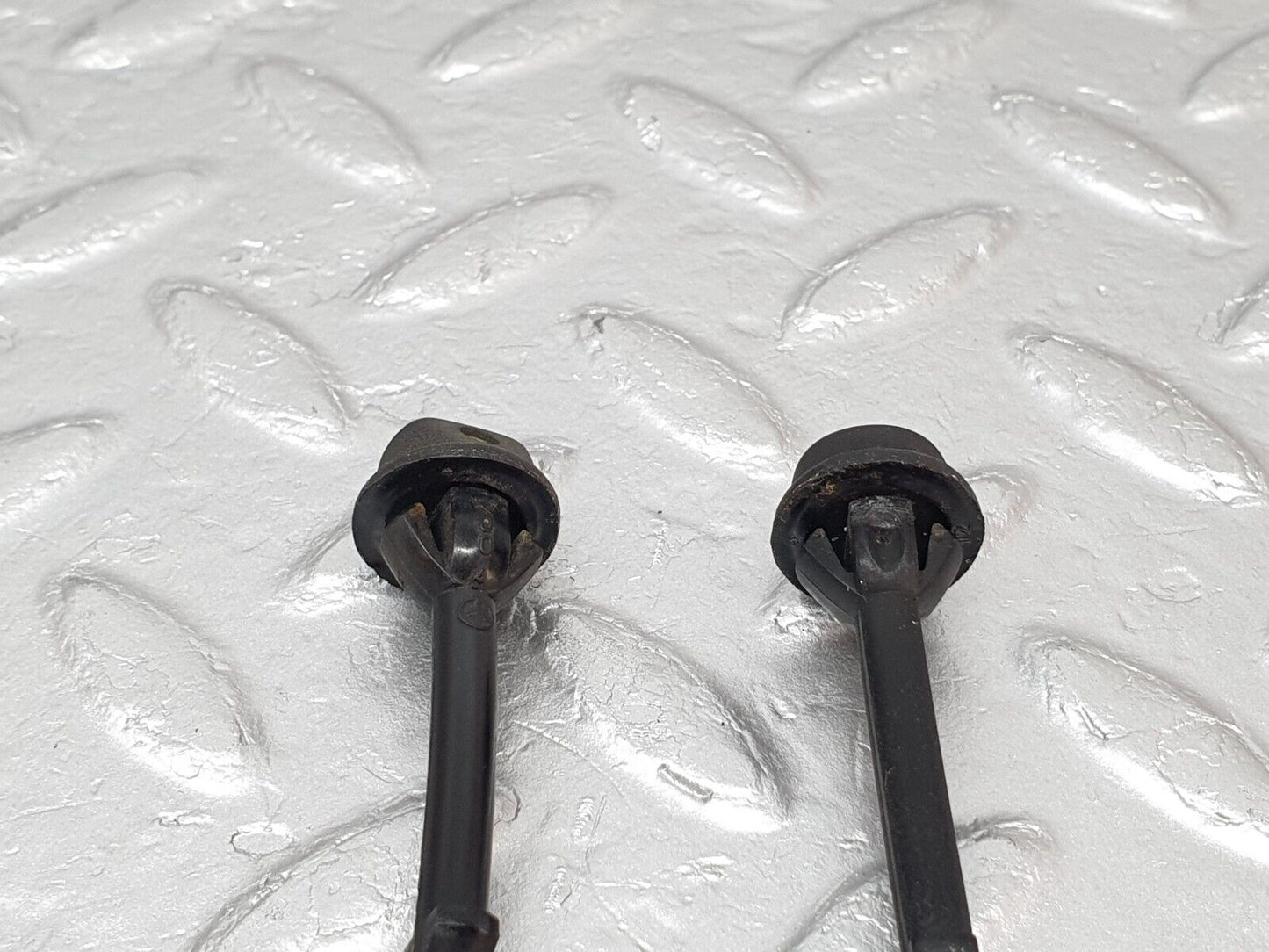 40797 Mercedes-Benz W123 300D Windscreen Washer Nozzle