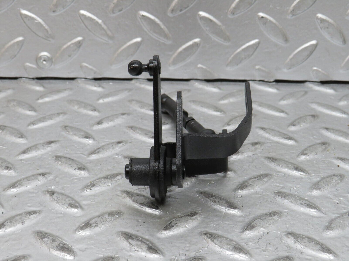 28087 Mercedes-Benz W123 280E Throttle Linkage