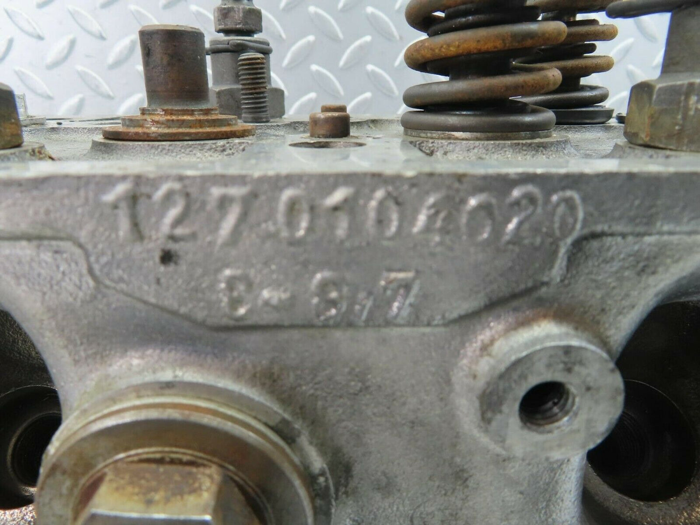 8666 Mercedes-Benz W111 Cylinder Head 1270104020