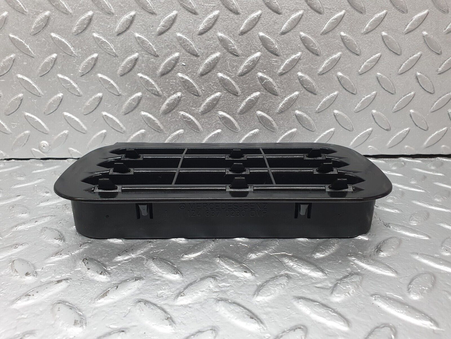 41604 Mercedes-Benz W124 200E Air Intake Vent 1248370230 1248370142