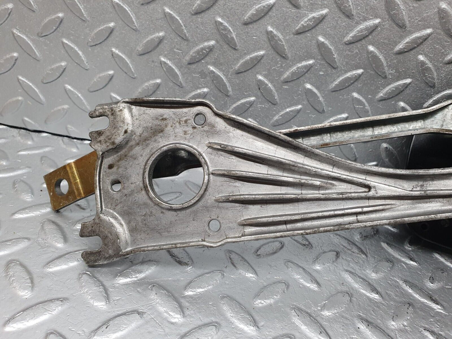 41405 Mercedes-Benz W124 200E Wiper Mechanism Linkage Bosch