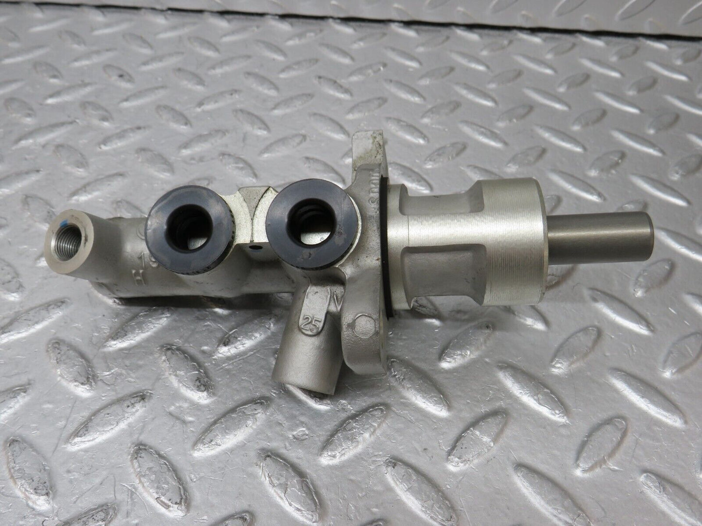 34775 Mercedes-Benz W210 320E Brake Master Cylinder