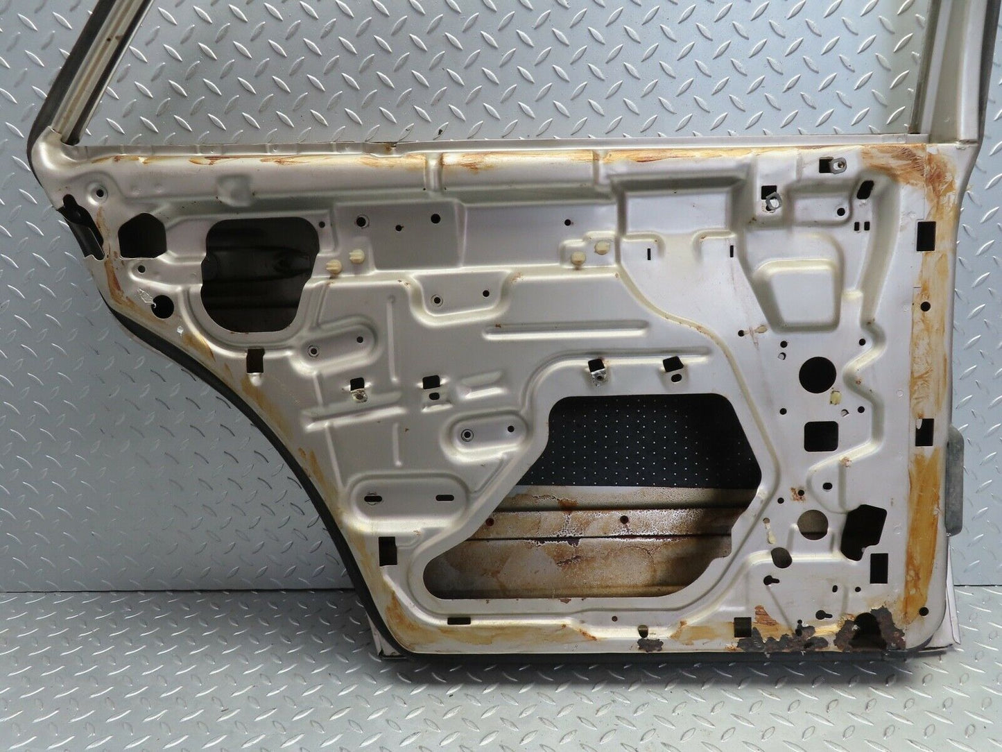 21534 Mercedes-Benz W126 300SE Rear Left Door