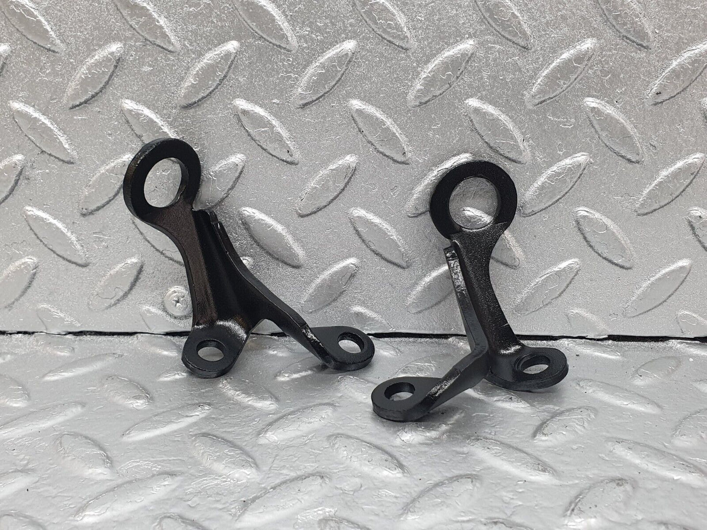 43575 Mercedes-Benz C126 380SEC Coupe Engine Lifting Eyes Hooks