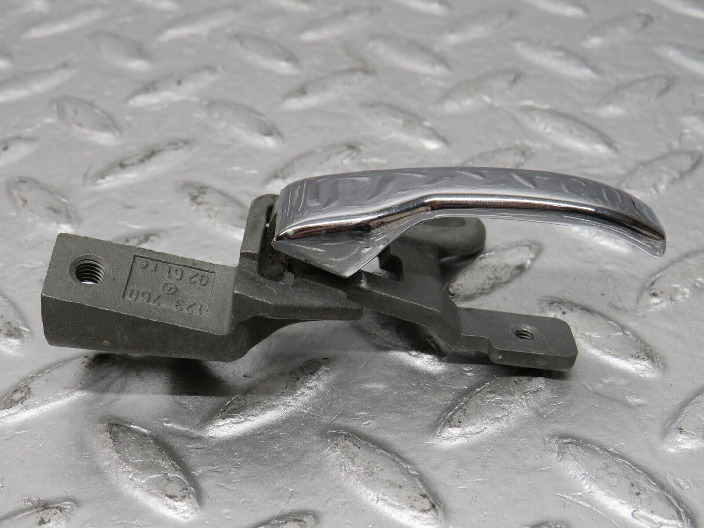 33668 Mercedes-Benz C123 280CE Coupe Right Interior Door Handle 1237600261
