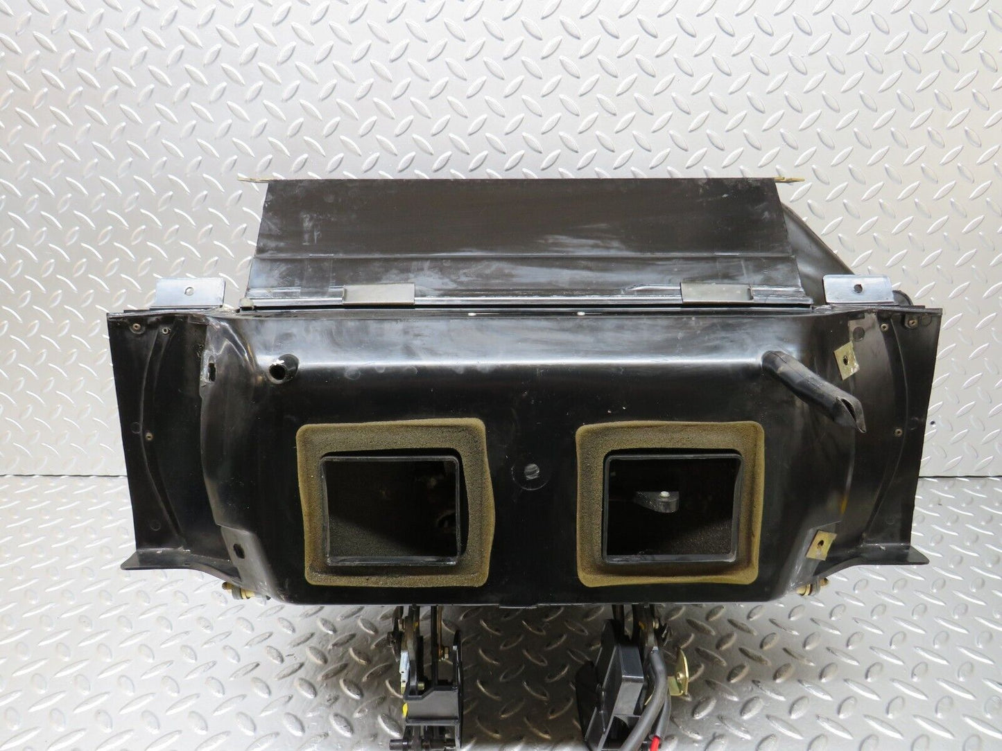 26326 Mercedes-Benz W116 450SE Heater Box Blower Housing
