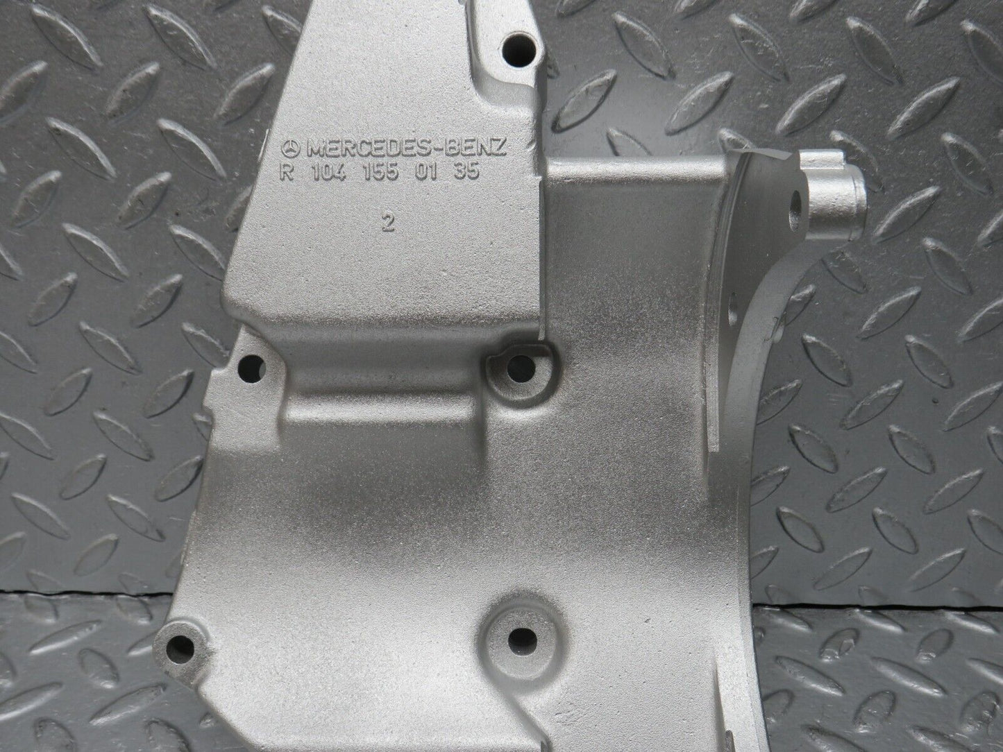 38134 Mercedes-Benz A124 320E Cabriolet Alternator Generator Bracket 1041550135