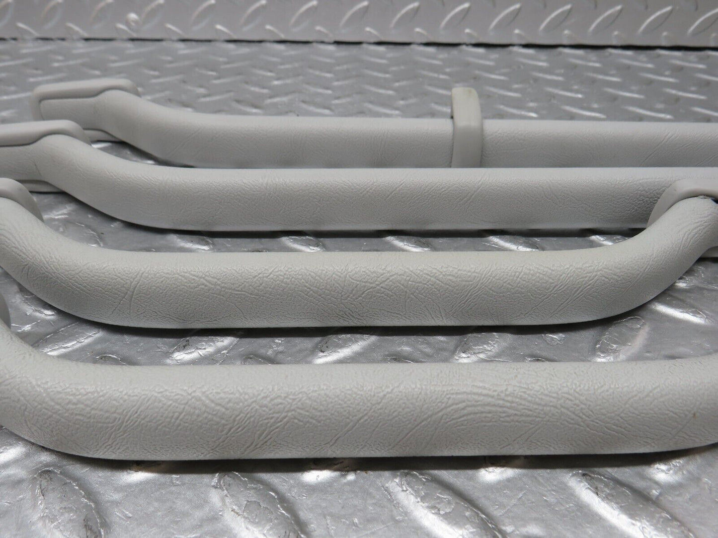 36061 Mercedes-Benz W126 420SE Interior Roof Grab Handle Set Grey