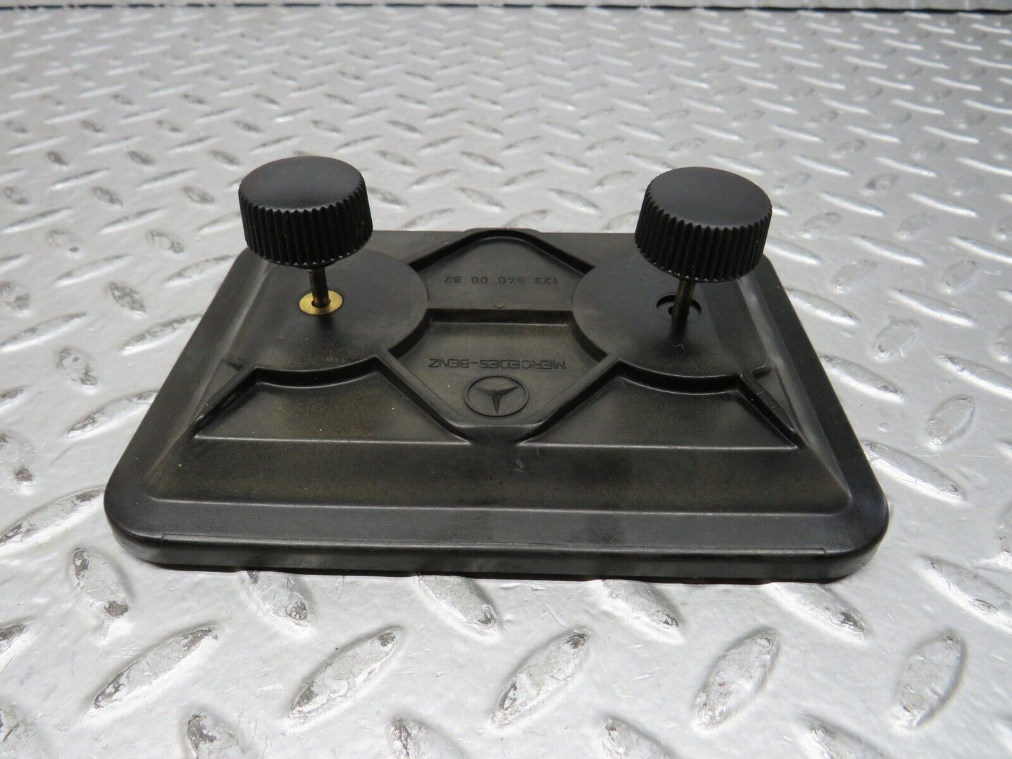28750 Mercedes-Benz W123 230E Fuse Box Cover Lid 1235400082