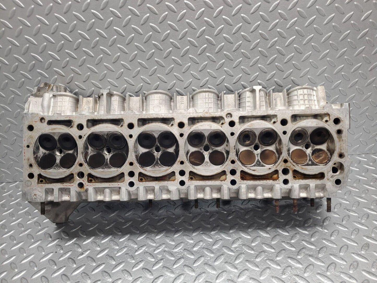 46239 Mercedes-Benz W124 280E Cylinder Head 1040161601
