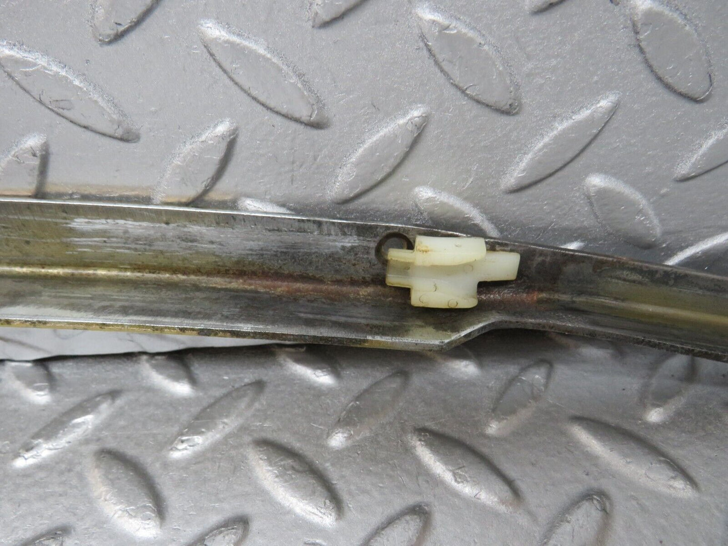 37015 Mercedes-Benz C126 420SEC Coupe Left Door Window Channel