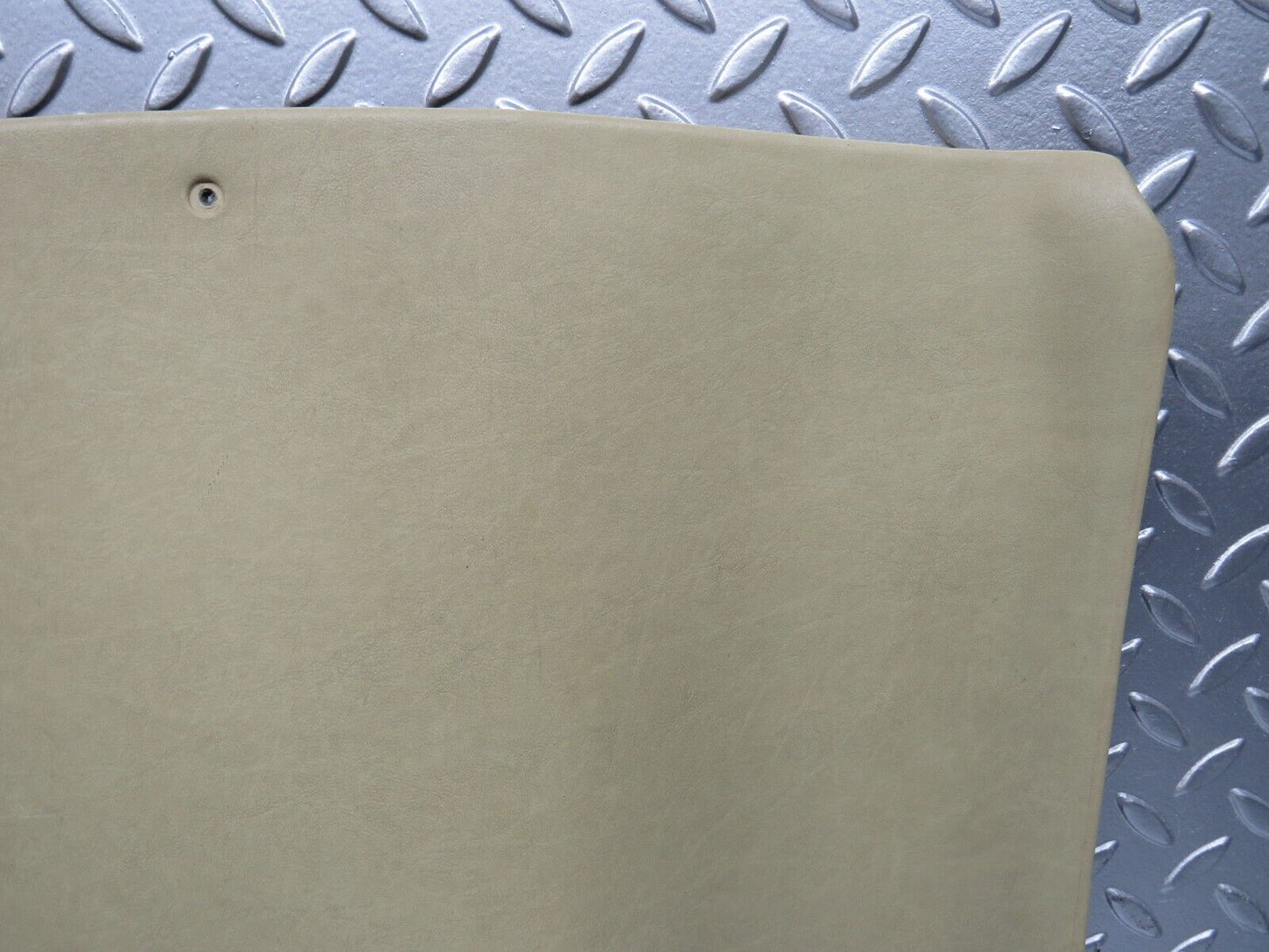 29792 Mercedes-Benz W123 230E Front Seat Rear Cover Beige