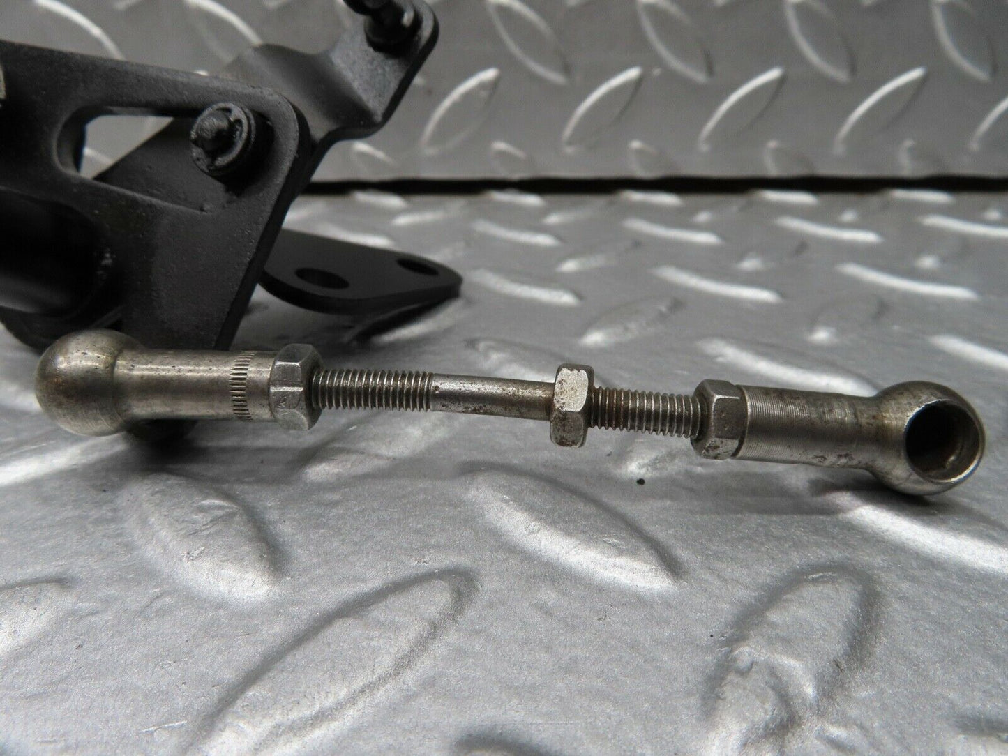 18201 Mercedes-Benz W111 220SE Coupe Throttle Linkage