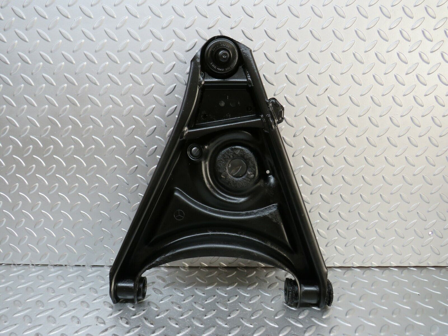 23842 Mercedes-Benz C107 450SLC Coupe Front Right Lower Control Arm