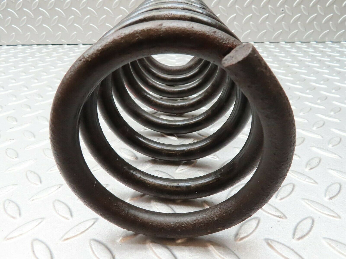 4809 Mercedes-Benz W114 280CE Coupe Rear Coil Spring