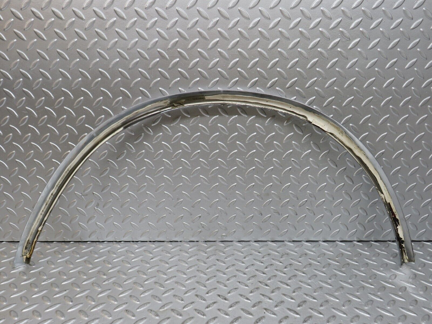 28180 Mercedes-Benz W123 280E Wheel Arch Chrome Fender Trim Front Left