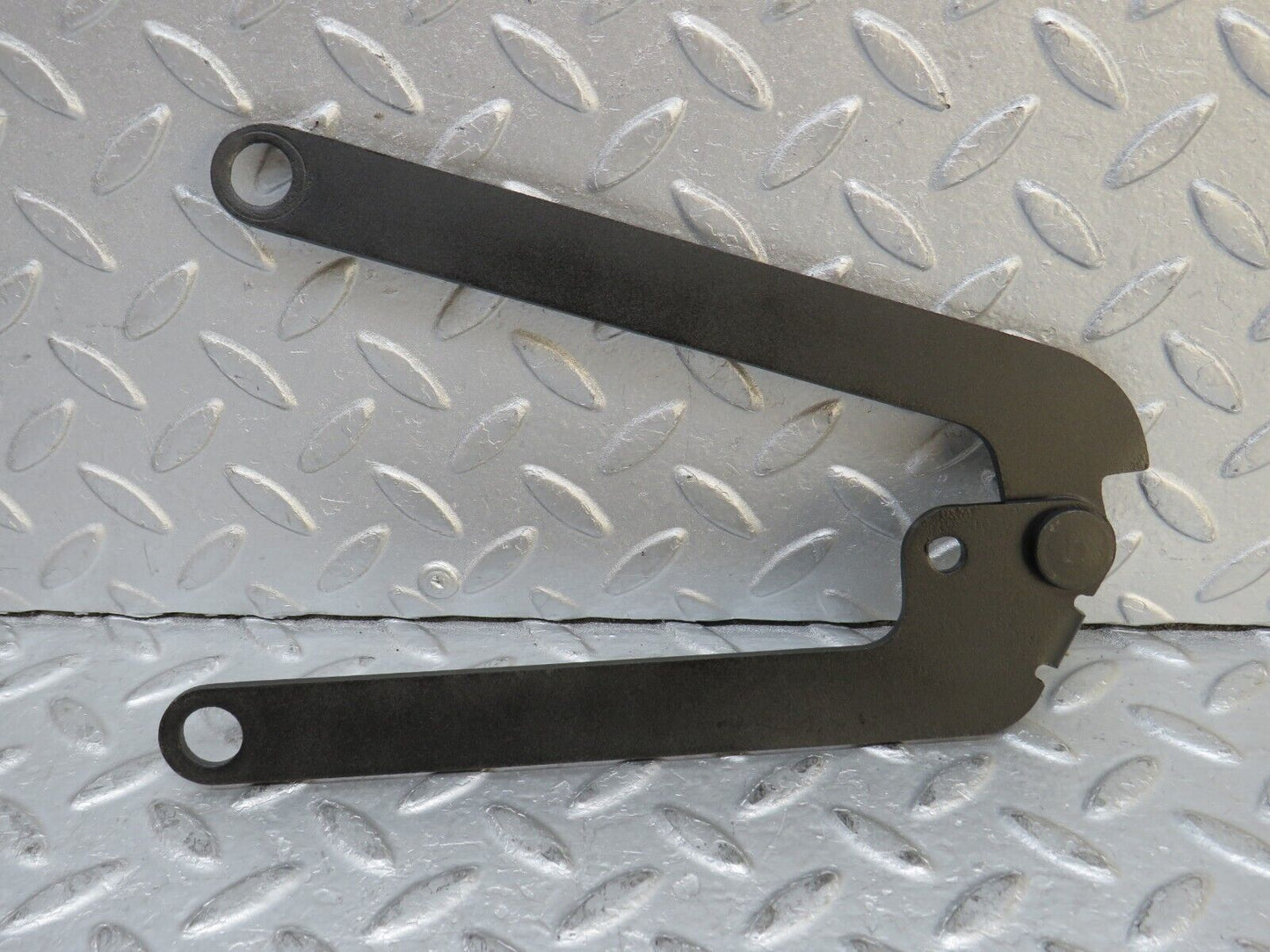 37354 Mercedes-Benz W109 300SEL Bonnet Hinge Right Side